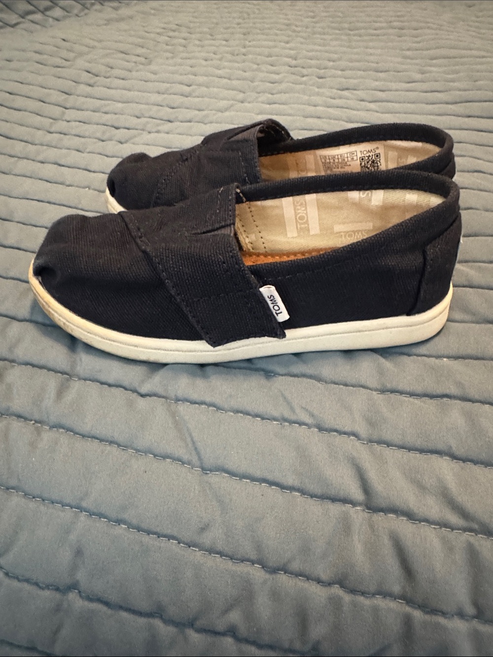 TOMS Kids Navy Canvas Slip-On Sneakers